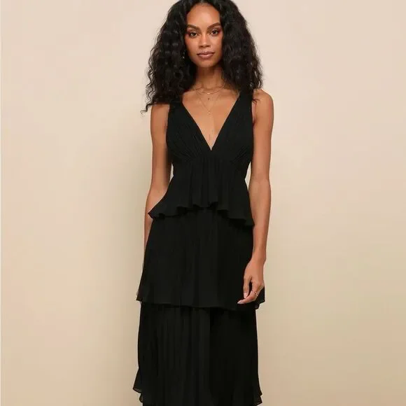 backless tiered maxi dress Black Sleeveless Backless Tiered Maxi Dress